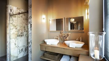 Luxury Double Room, 1 Queen Bed | Bathroom | Shower, rainfall showerhead, designer toiletries, hair dryer