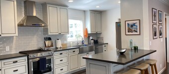 4 Bd house/sleeps 9/ near DTLA/Universal/Rose Bowl/garage w/EV charger.