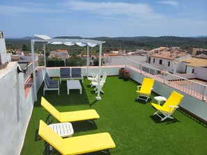 Property grounds - Charming apartment, in town, between sea and mountains. With spa area.  (Sant Jordi)