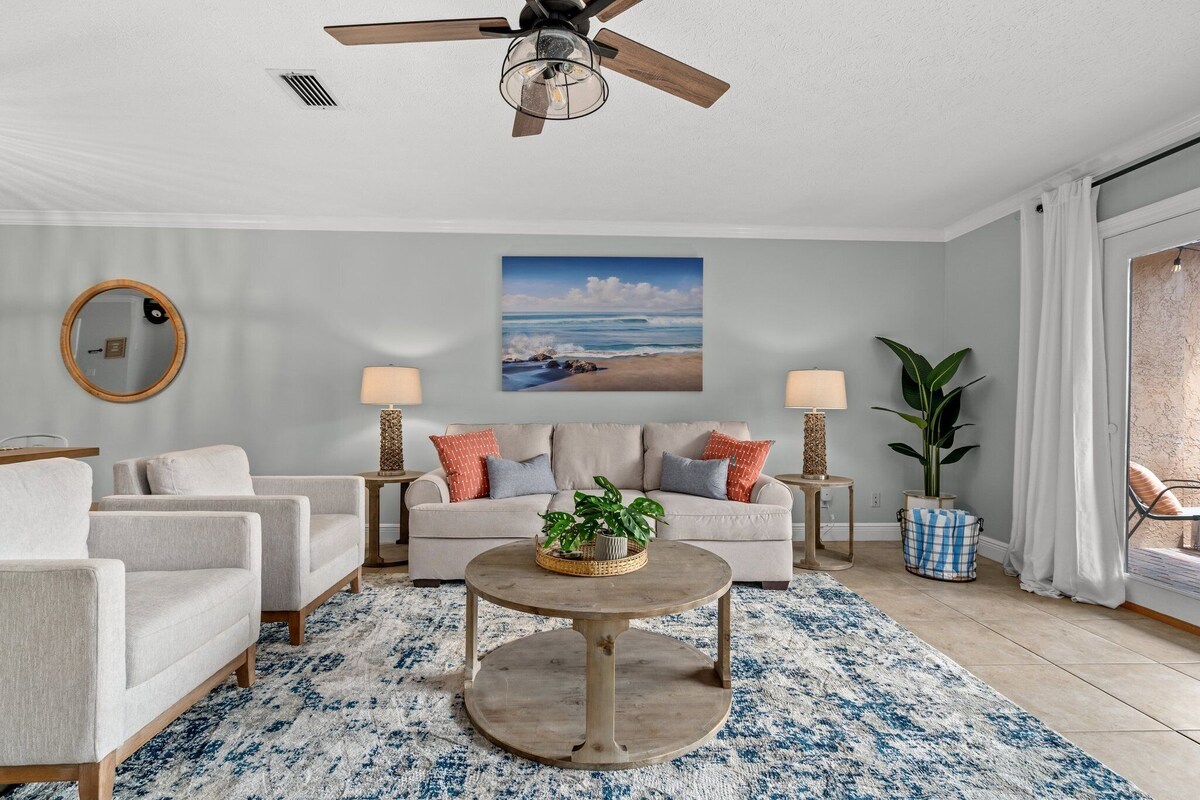 5min walk to beach, 11 pools, pickleball, tennis, golf