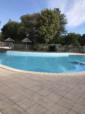 Piscine extérieure, piscine chauffée