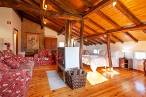 1 habitación, tabla de planchar con plancha, wifi gratis y ropa de cama