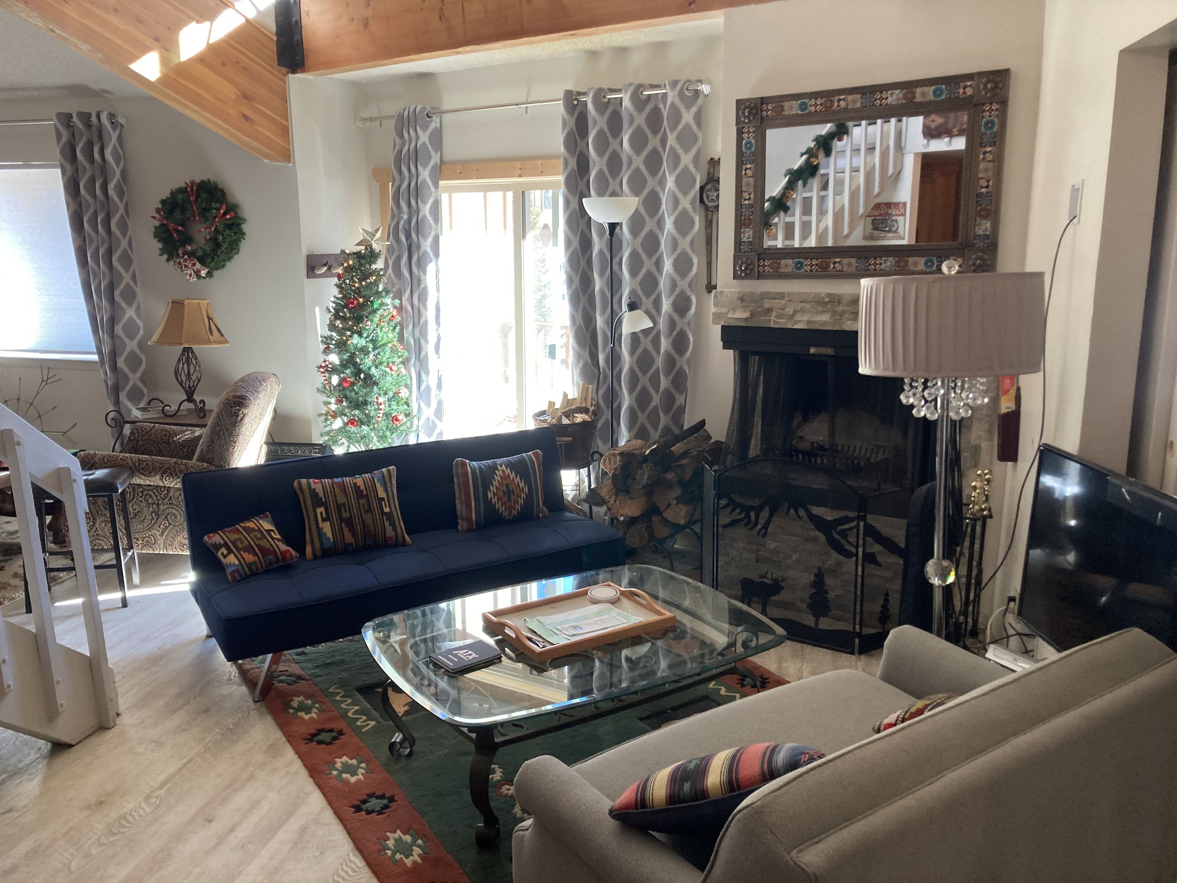 Lifts West-new to market-owners home top corner unit sleep 6 in beds 5 more 