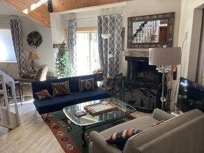 Smart TV, fireplace, DVD player, printers