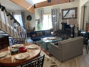 Smart TV, fireplace, DVD player, printers