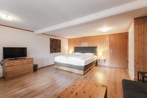 Standaard kamer, 1 twee- of 2 eenpersoonsbedden | Een bureau, verduisterende gordijnen, gratis wifi, beddengoed