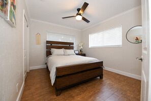 4 bedrooms, desk, iron/ironing board, free WiFi