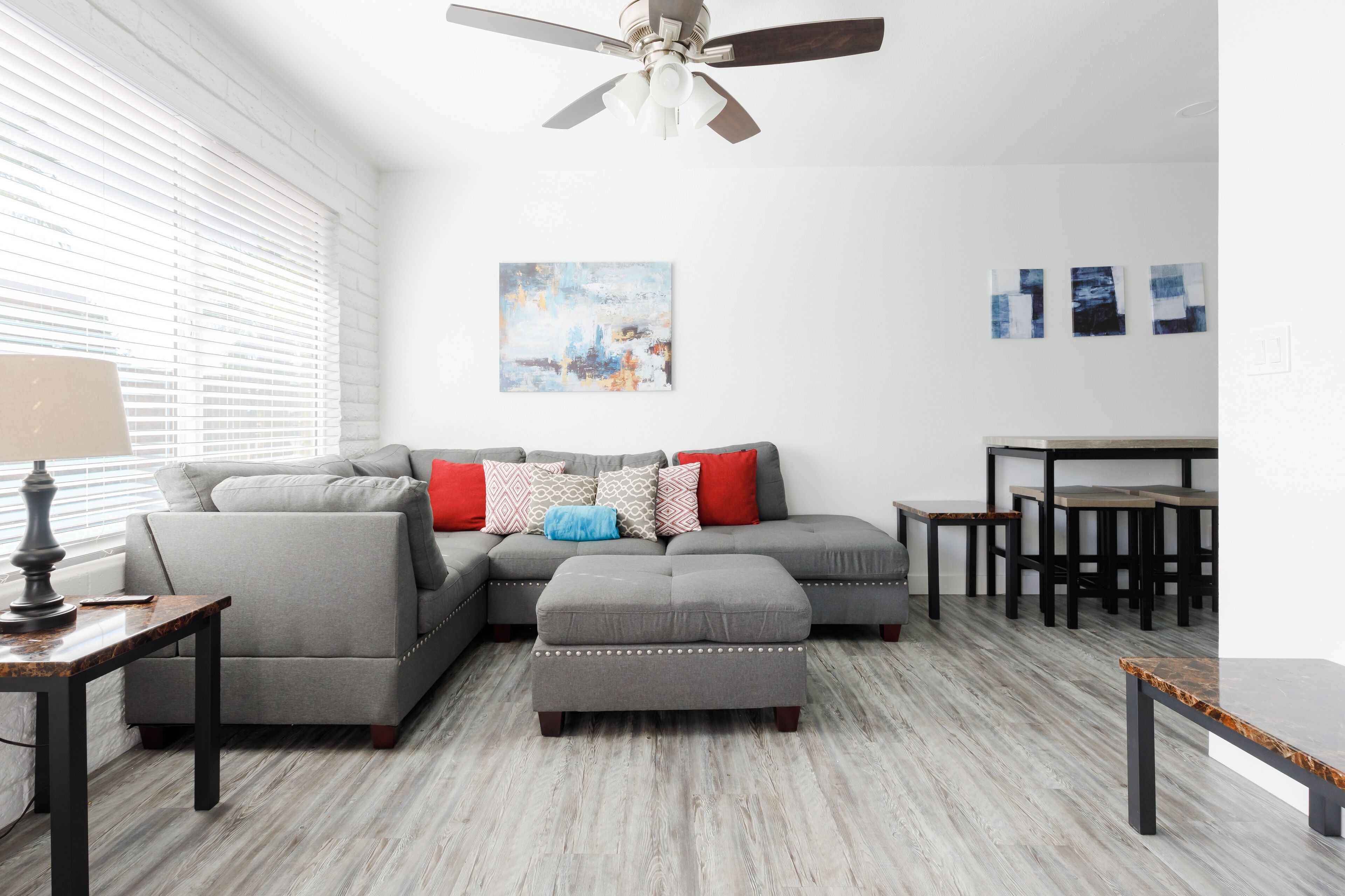 Modern 2BR Scottsdale | Smart TV|Laundry|Parking