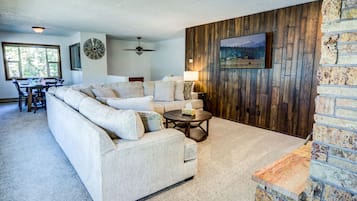 Premium House, 4 Bedrooms, Non Smoking, Mountain View | Living area | 40-inch flat-screen TV with digital channels, TV