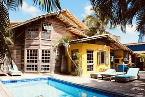Outdoor pool - your favorite hangout on Bonaire (Kralendijk)