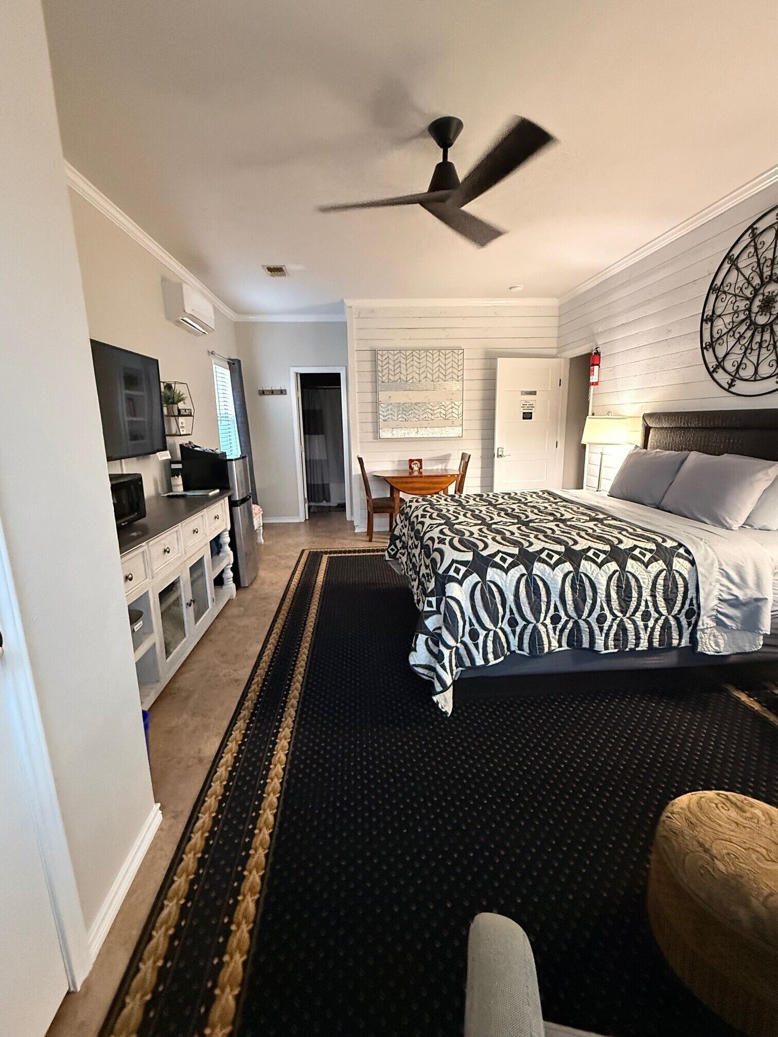 1 chambre, fer et planche à repasser, Wi-Fi gratuit, draps fournis