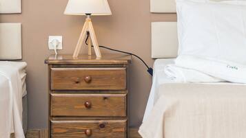 Blackout drapes, free WiFi