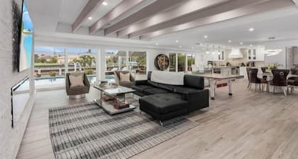 STUNNING!! LUXURY WATERFRONT HOME - HEATED POOL- Close to Harbor/Fish Village