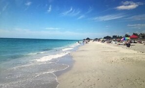Beach nearby, sun-loungers, beach towels