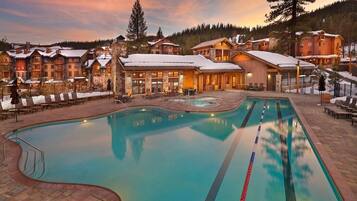 Piscine extérieure, piscine chauffée