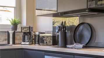 Kühlschrank, Herdplatte, Geschirrspüler