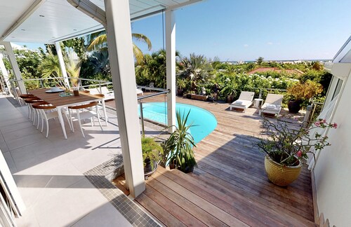 VILLA BEL'VUE ALL ON FOOT, 350m from the beach, restaurants and shops.