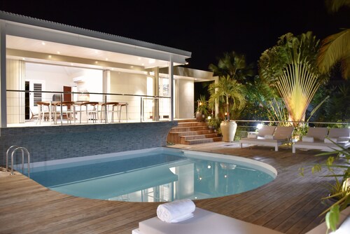 VILLA BEL'VUE ALL ON FOOT, 350m from the beach, restaurants and shops.