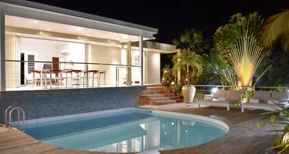 VILLA BEL'VUE ALL ON FOOT, 350m from the beach, restaurants and shops.