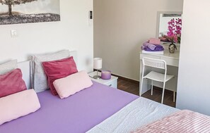 2 bedrooms, iron/ironing board, free WiFi, bed sheets - Cozy apartment in Okrug Gornji (Okrug Gornji)