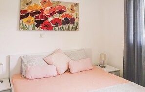 2 bedrooms, iron/ironing board, free WiFi, bed sheets - Beautiful apartment in Okrug Gornji (Okrug Gornji)