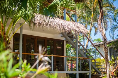 Flex House – Full Home with Pool and Guest House, Close to the Beach