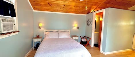 1 Schlafzimmer, Zimmersafe, Schreibtisch, Bügeleisen/Bügelbrett