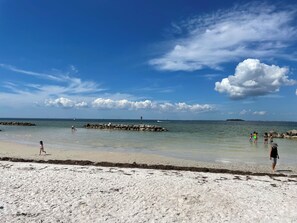 On the beach, sun loungers, beach towels - Adorable Waterfront guest house (Apollo Beach)