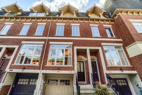 Luxury Townhouse 7 beds 15 guests 5 Star Rate Super Host