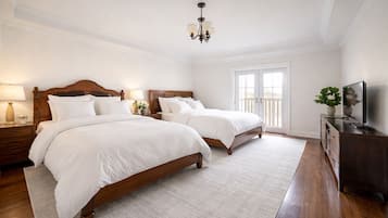 4 bedrooms, desk, iron/ironing board, free WiFi