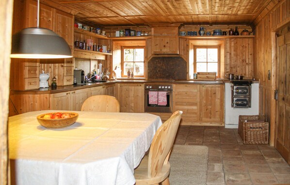 Kühlschrank, Ofen, Herdplatte, Geschirrspüler