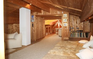 3 Schlafzimmer, Reisekinderbett, kostenloses WLAN, Bettwäsche