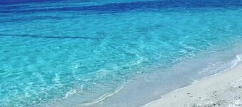 Charming seaside apartment with private pool 