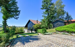 Property grounds - 3 bedroom cozy home in Karlovac (Karlovac)