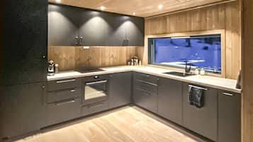 Fridge, dishwasher, coffee/tea maker