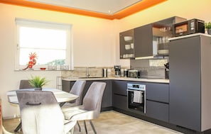 Kühlschrank, Herdplatte, Geschirrspüler