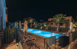 Piscine extérieure, piscine chauffée
