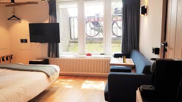 1 slaapkamer, een kluis op de kamer, een strijkplank/strijkijzer