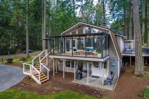 Tranquil Island Paradise on Golf Course w/ Hot Tub