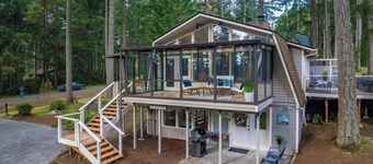 Tranquil Island Paradise on Golf Course w/ Hot Tub