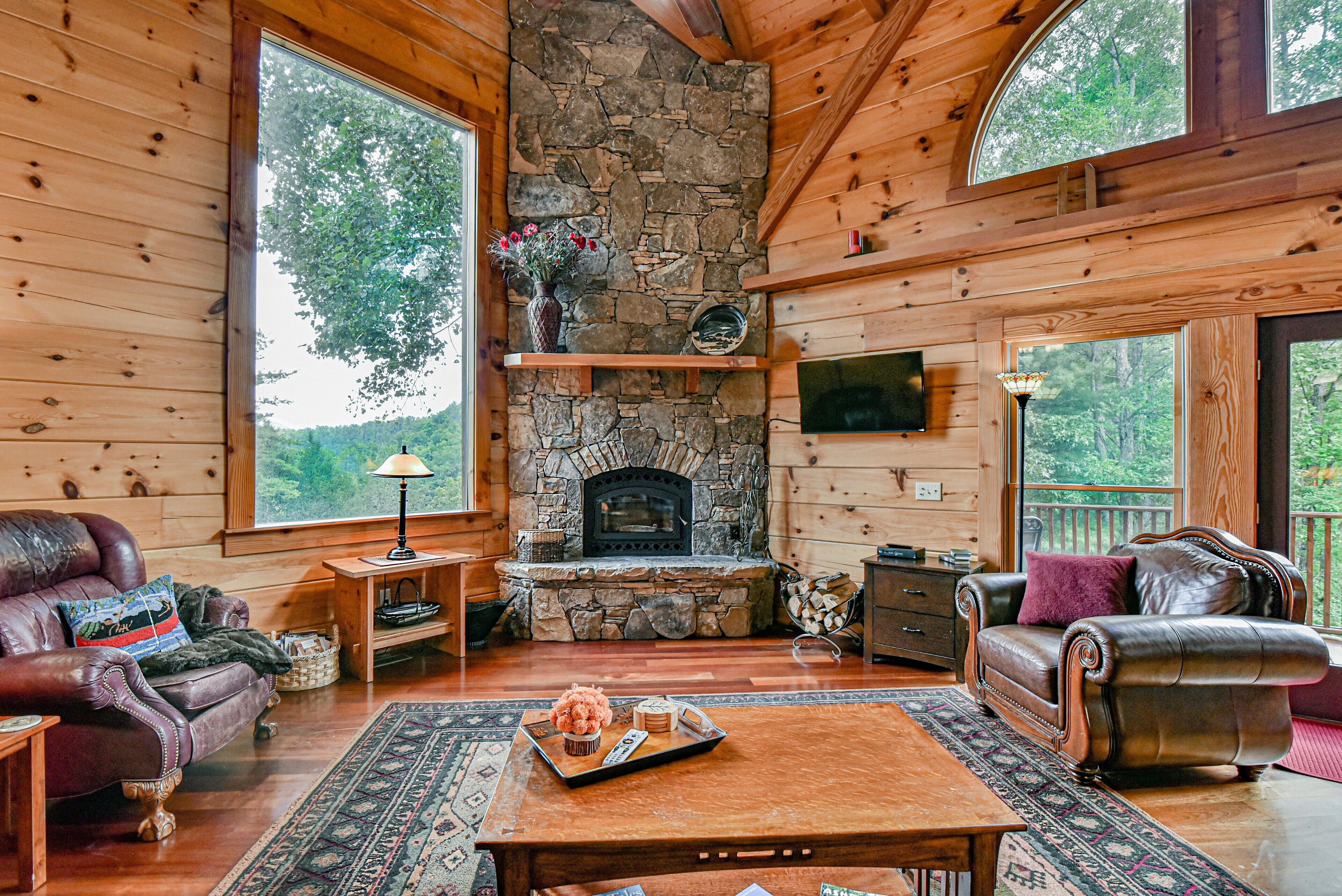 Mountain Home New Discounted Rates Mountain Views  Military Disc Pets Hot Tub - Hot Springs, NC