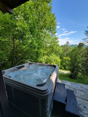 Outdoor spa tub - MOUNTAIN HOME NEW DISCOUNTED RATES MOUNTAIN VIEWS MILITARY DISC PETS HOT TUB (Marshall)