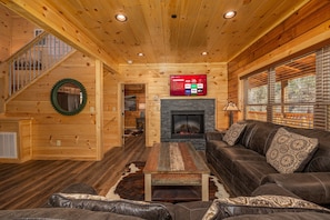 Smart-tv, een open haard en videospelletjes