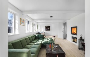 تلفزيون ذكي، مدفأة، تنس طاولة