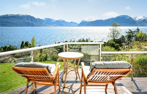 5 bedroom beach front home in Lavik