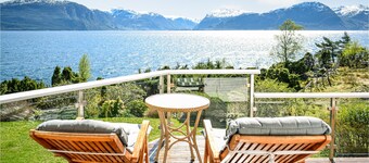 5 bedroom beach front home in Lavik