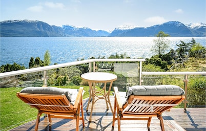 5 bedroom beach front home in Lavik