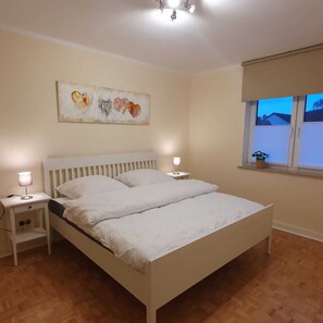 4 Schlafzimmer, Bügeleisen/Bügelbrett, Reisekinderbett, kostenloses WLAN