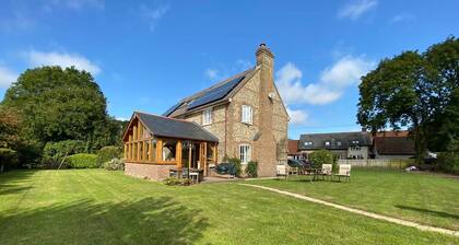 Chelsea cottage set in heart of Dorset unspoiled countryside