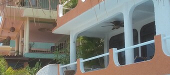 Zi Casa overlooking the beaches and bay